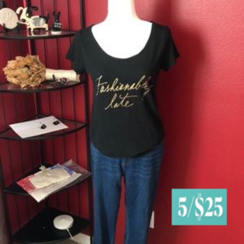 Banana Republic Black Fashionably Late Graphic Tee